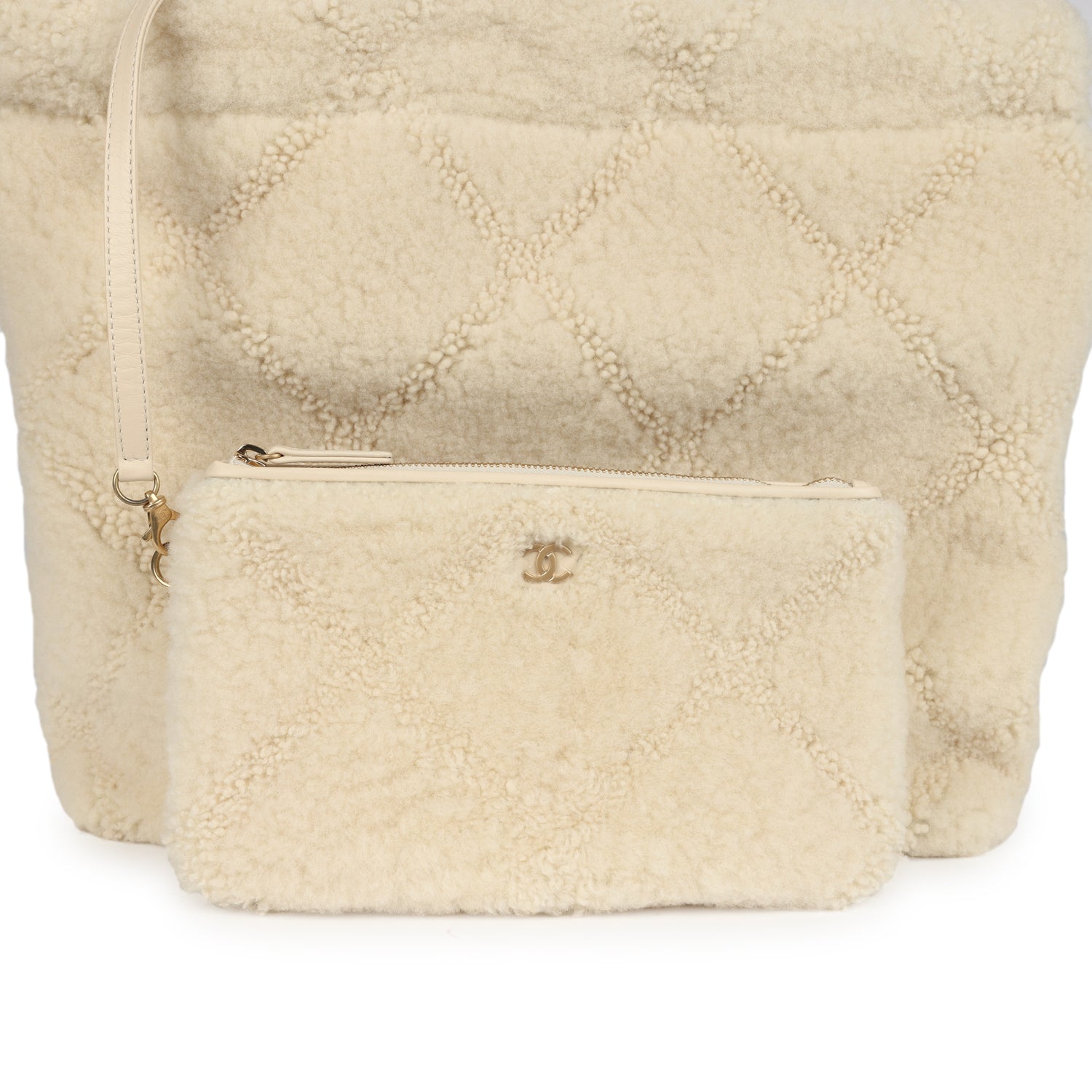 Small 22 Bag Ecru Shearling Brushed Gold Hardware