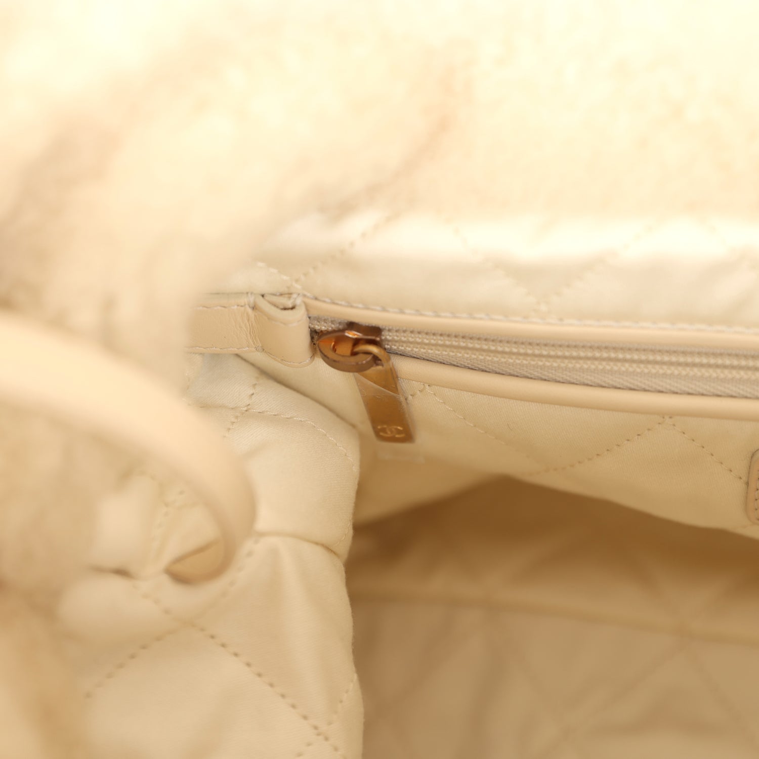Small 22 Bag Ecru Shearling Brushed Gold Hardware