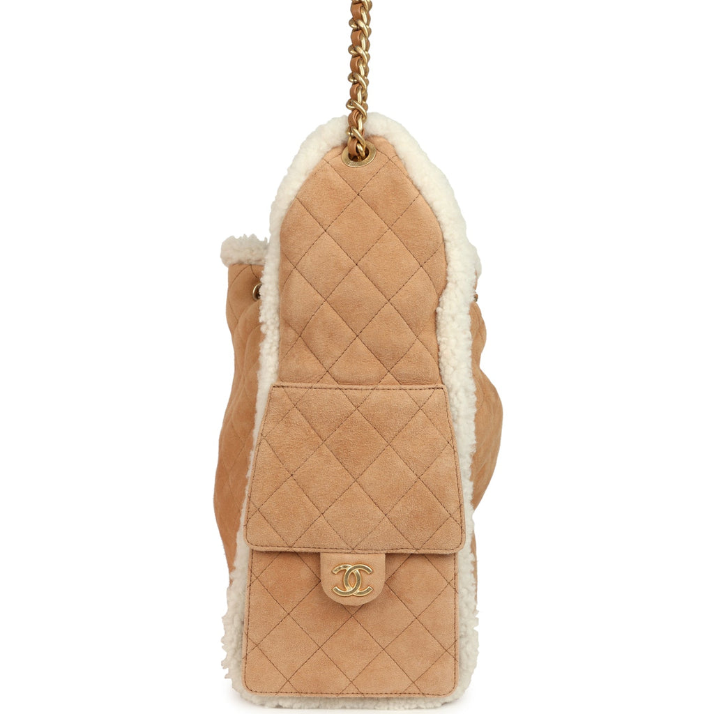Medium 25 Hobo Bag Beige Suede and White Shearling Antique Gold Hardware
