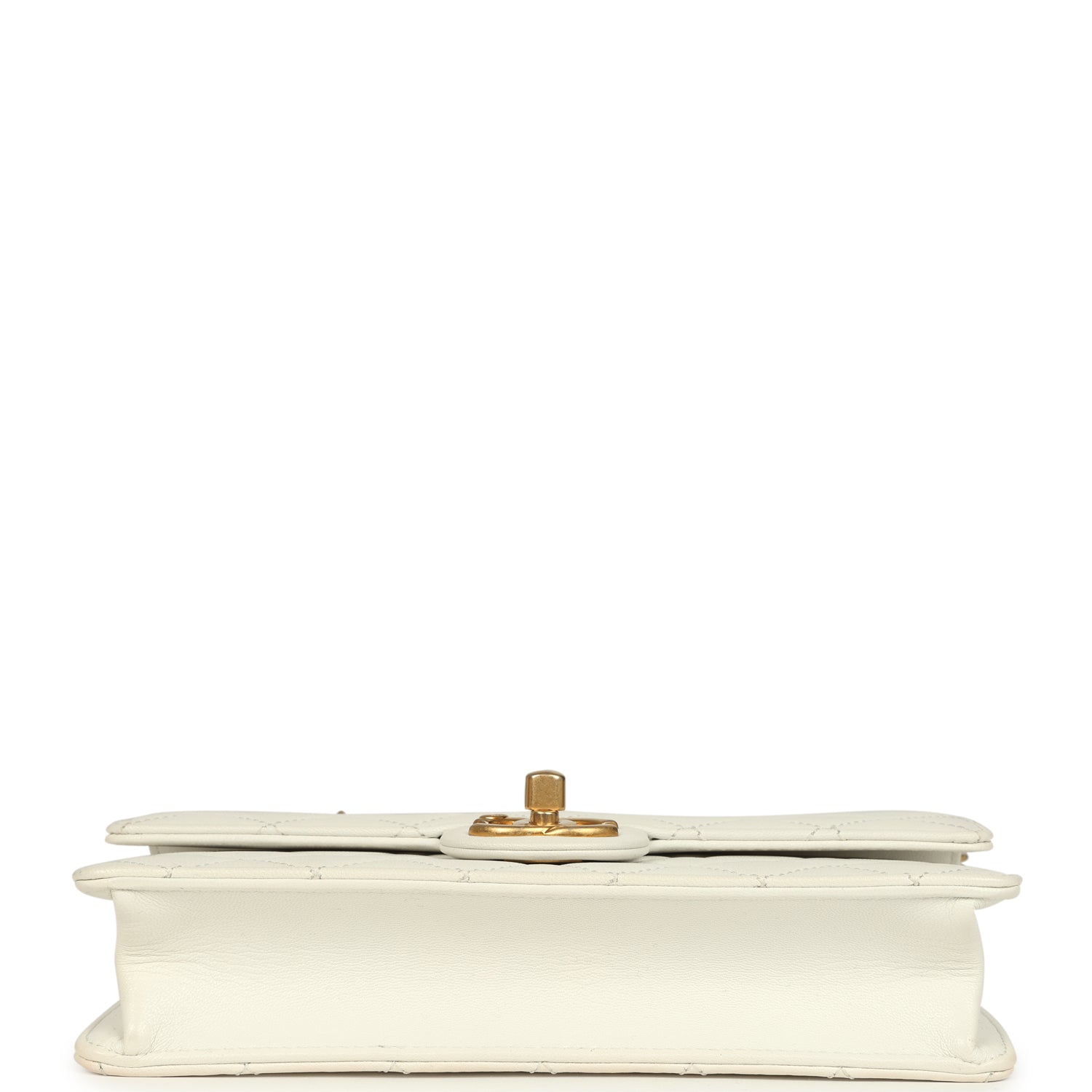 Preowned Small Chic Pearls Flap Bag White Calfskin Antique Gold Hardware