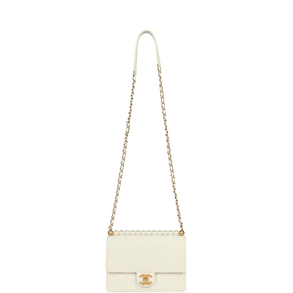 Preowned Small Chic Pearls Flap Bag White Calfskin Antique Gold Hardware