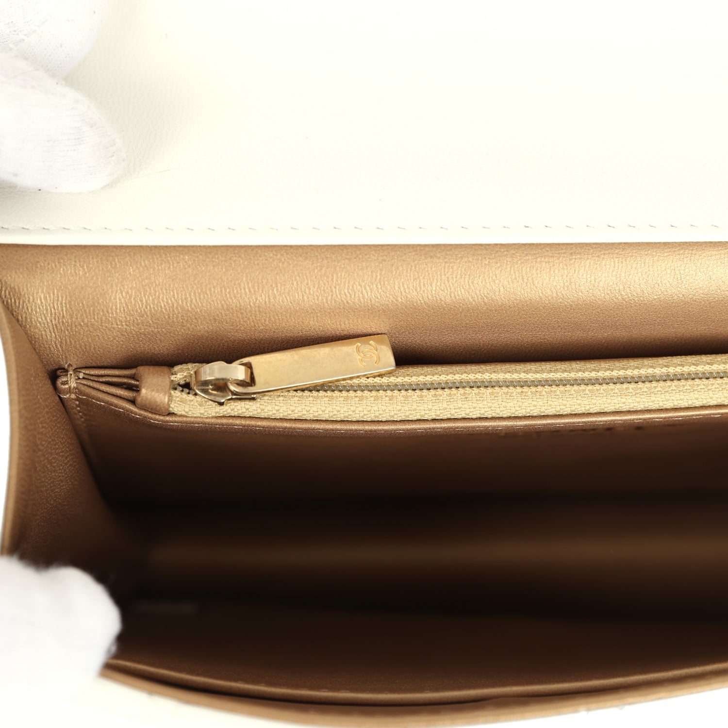 Small Chic Pearls Flap Bag White Calfskin Antique Gold Hardware