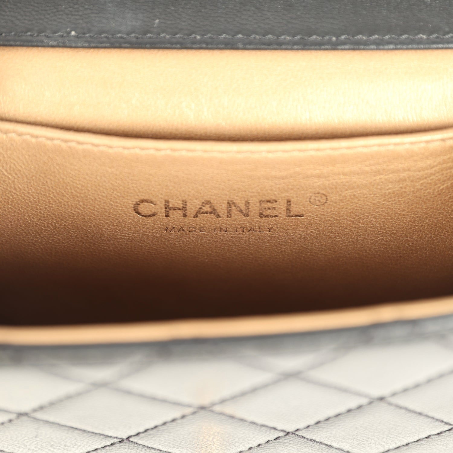 Chic Pearls Flap Bag Black Calfskin Brushed Gold Hardware