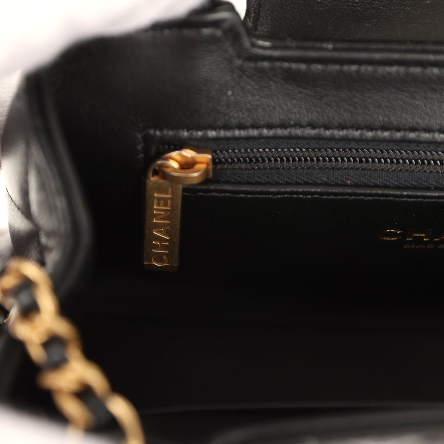 Small Kelly Shopper Black Shiny Aged Calfskin Brushed Gold Hardware