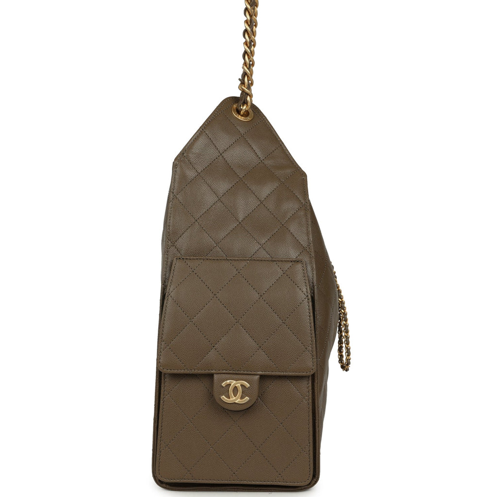 Medium 25 Hobo Bag Dark Khaki Caviar Antique Gold Hardware