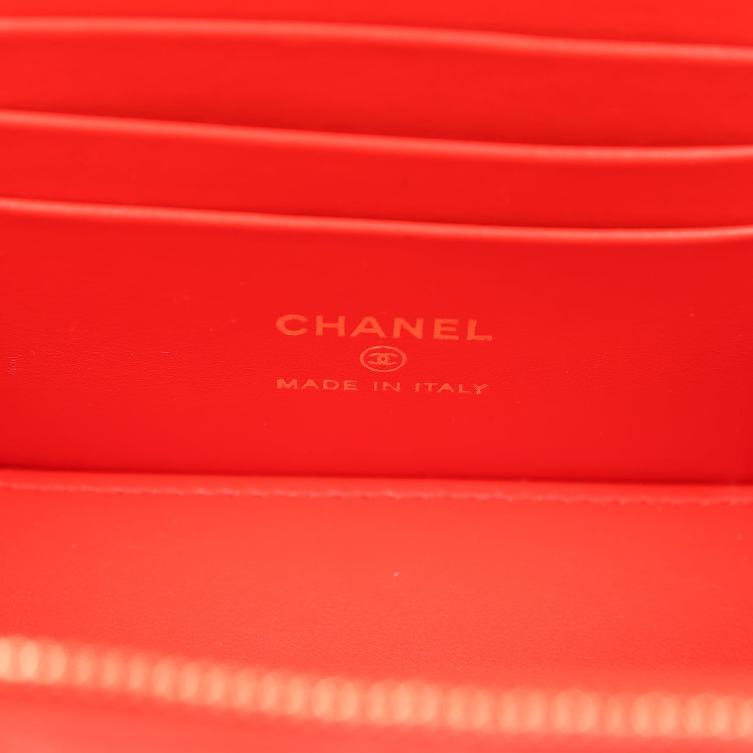 Small Classic Vanity Case Red Shiny Caviar Light Gold Hardware