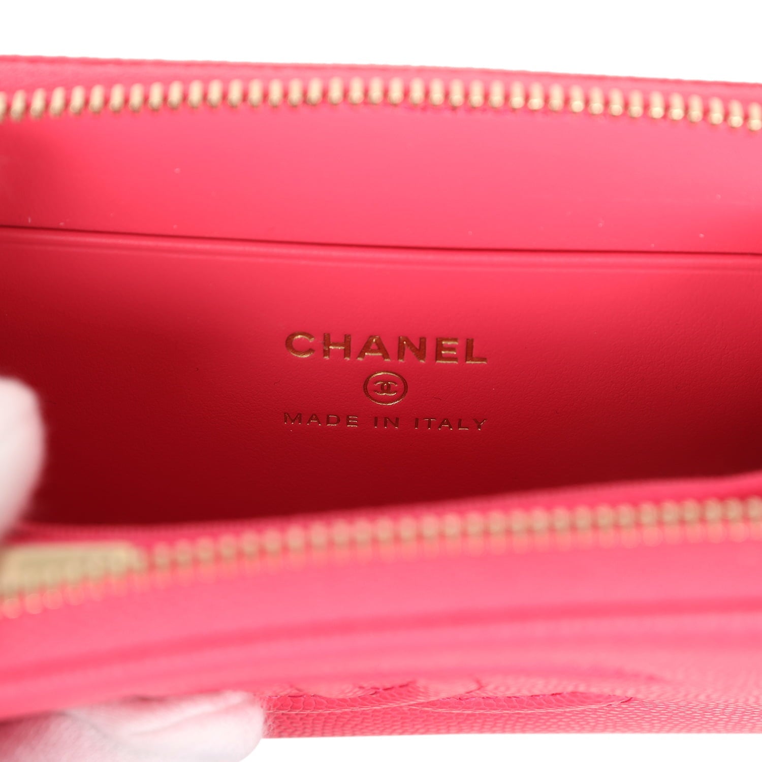 CC Zipped Wallet Fuchsia Shiny Caviar Light Gold Hardware