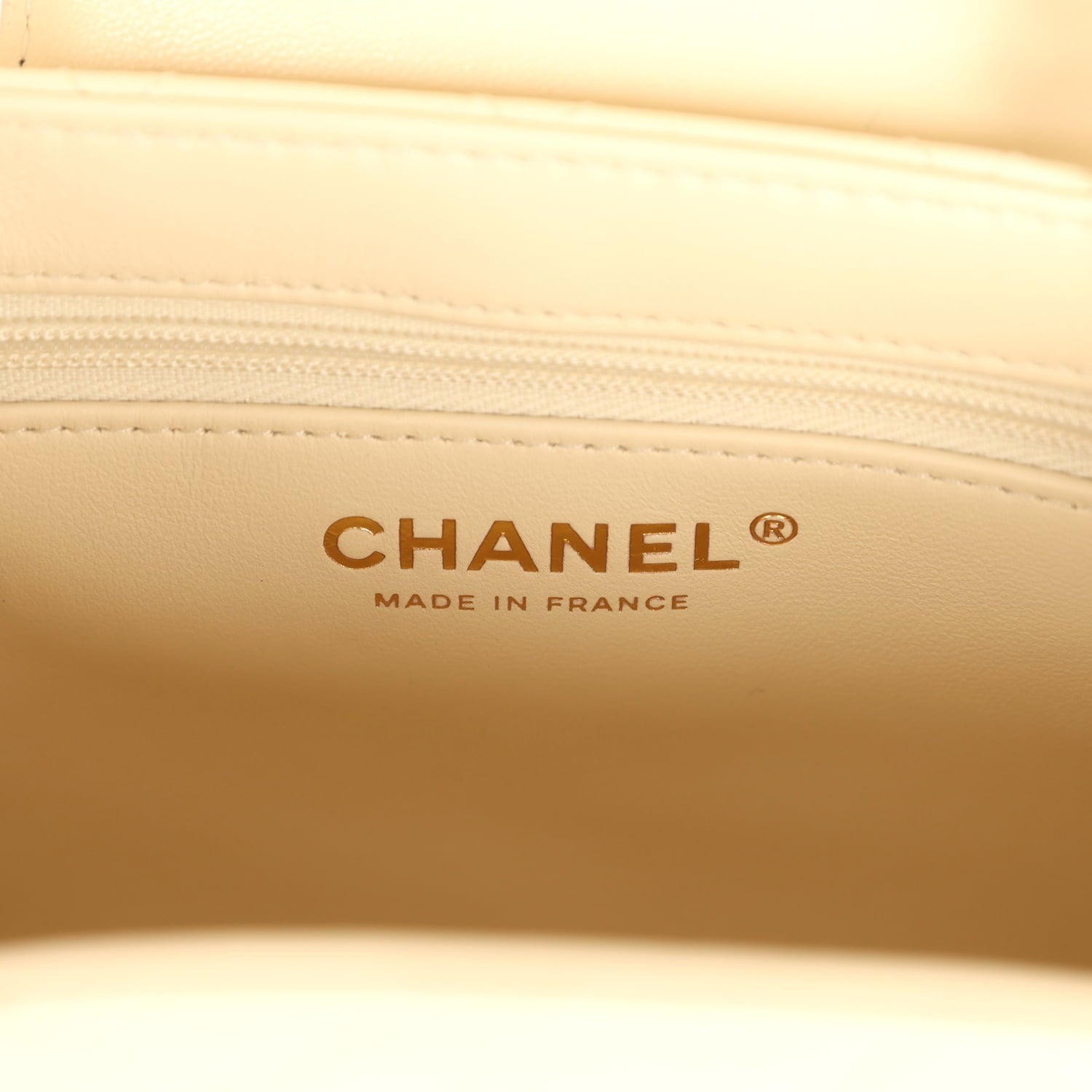 Small Kelly Shopper Light Beige Shiny Aged Calfskin Brushed Gold Hardware