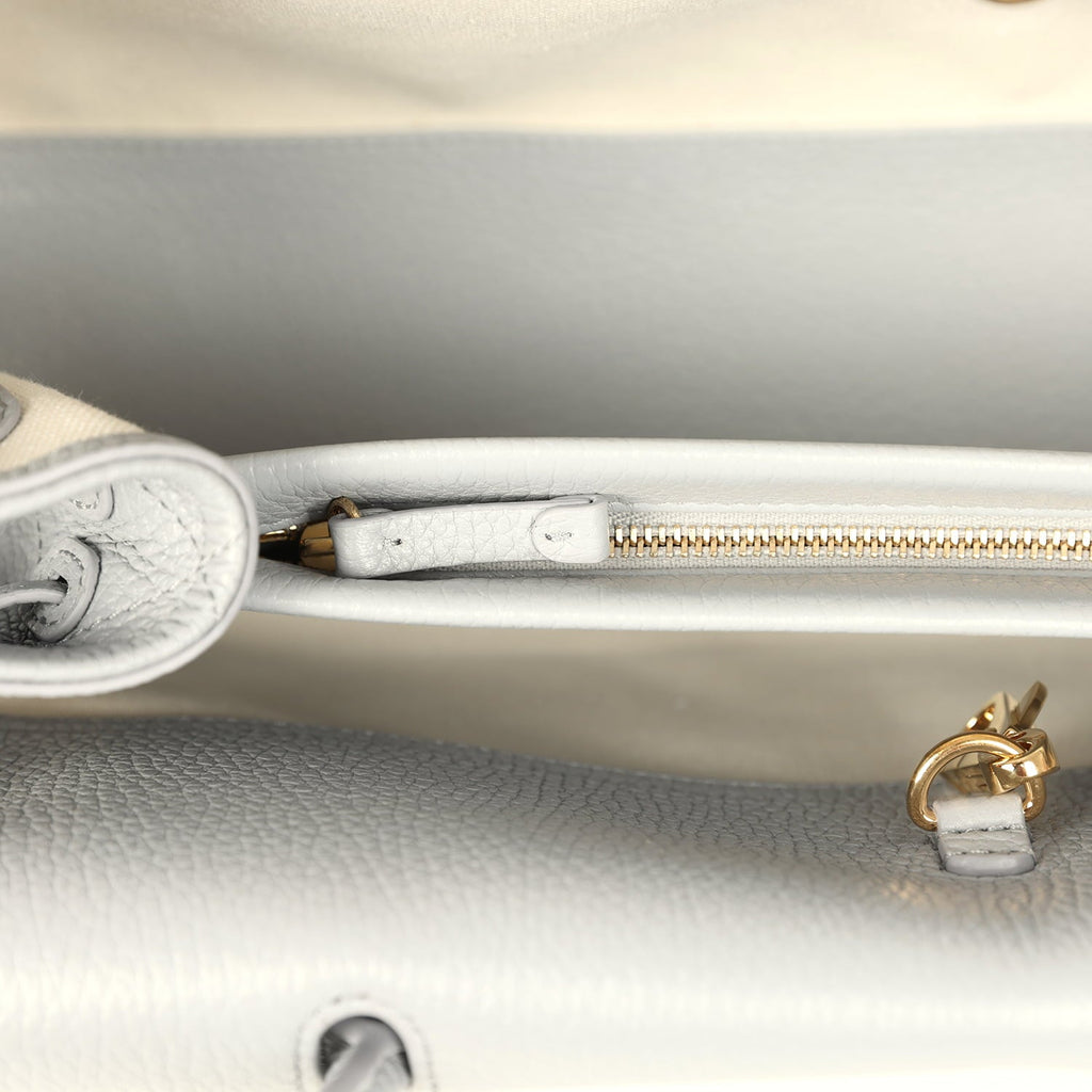 Small "Urban Essential" East West Shopping Tote Light Grey Caviar Gold Hardware