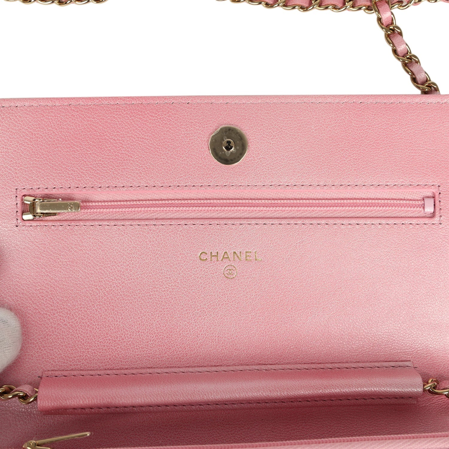 Classic Wallet On Chain Ombre Pink Shiny Goatskin Light Gold Hardware