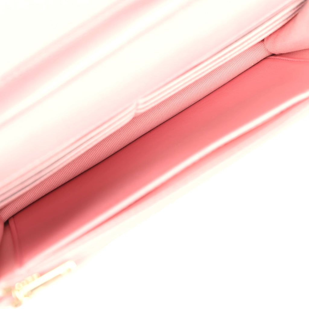 Classic Wallet On Chain Ombre Pink Shiny Goatskin Light Gold Hardware