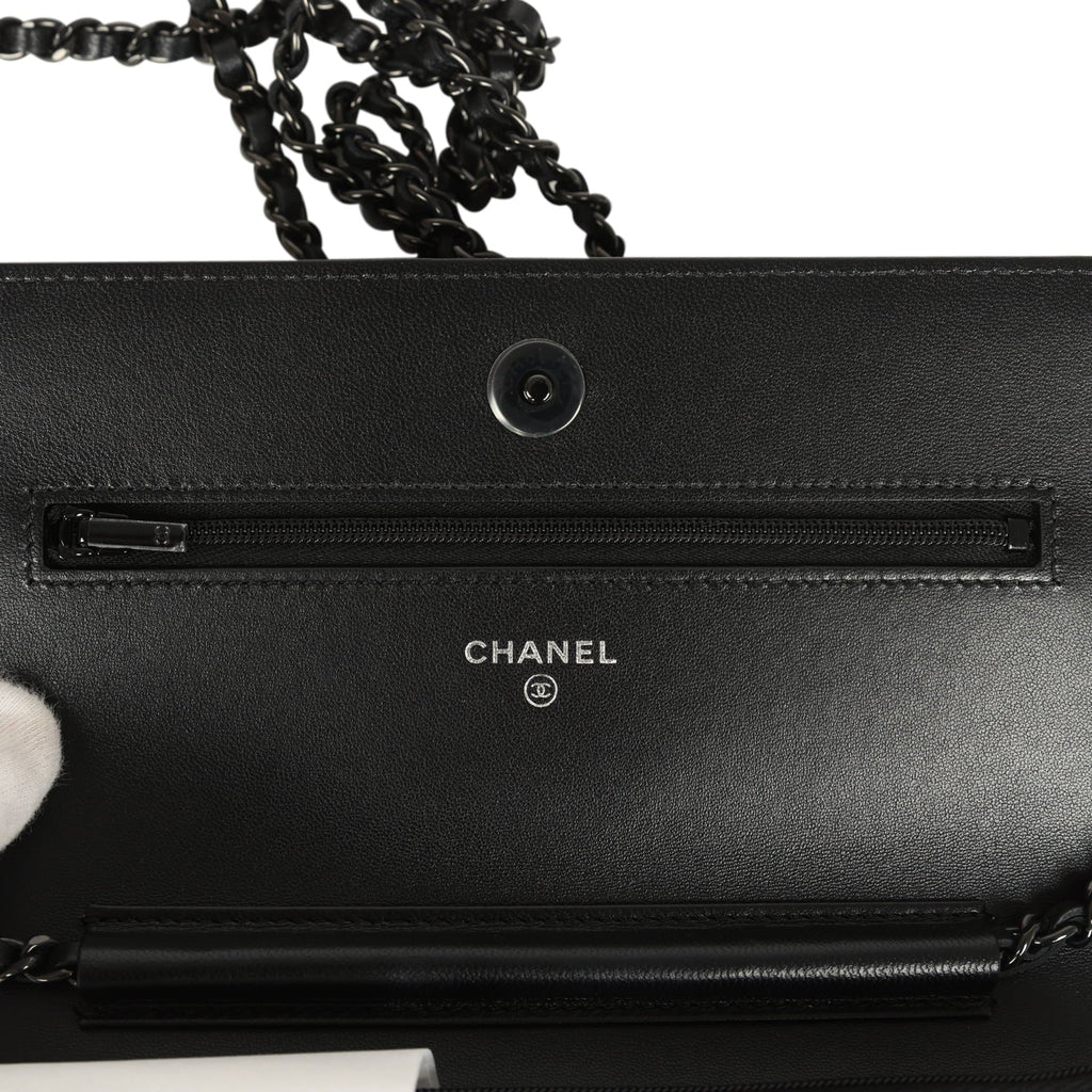 Classic Wallet On Chain WOC SO Black Lambskin Black Hardware